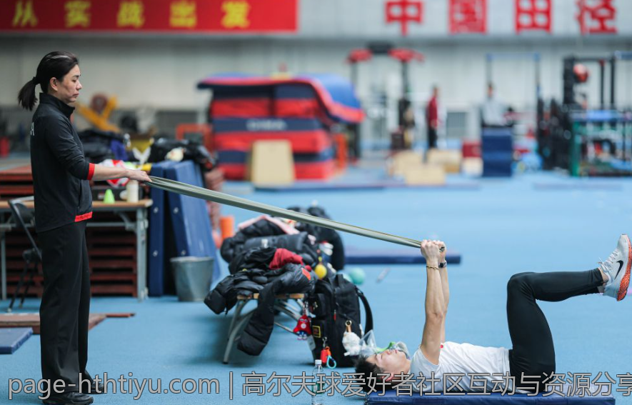 高尔夫球爱好者社区互动与资源分享